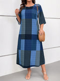 Abito casual/da resort di media lunghezza da donna taglie forti con stampa digitale a quadri, scollo tondo e maniche a 3/4
