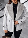 Cappotto da donna taglie forti in misto lana – Elegante capospalla invernale marrone con revers e bordo in pelliccia sintetica; caldo, alla moda e versatile per l'uso quotidiano. - Grigio Chiaro