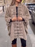Giacca da donna taglie forti con colletto a scialle in finta pelliccia, maniche larghe soffici con patchwork