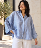 Camicia da donna taglie forti a righe in tessuto, design con spalle cadenti, maniche lunghezza polso, dettaglio con bottoni, essenziale per l'autunno